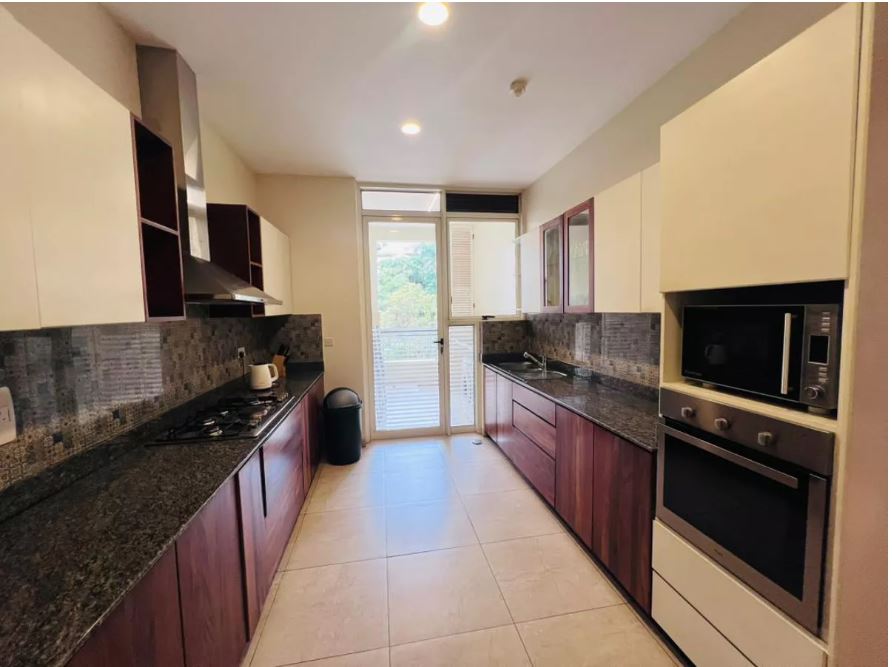 Prime Kololo Apartment for Rent | 3 Bedrooms, Balcony, Gym & Business Lounge 5