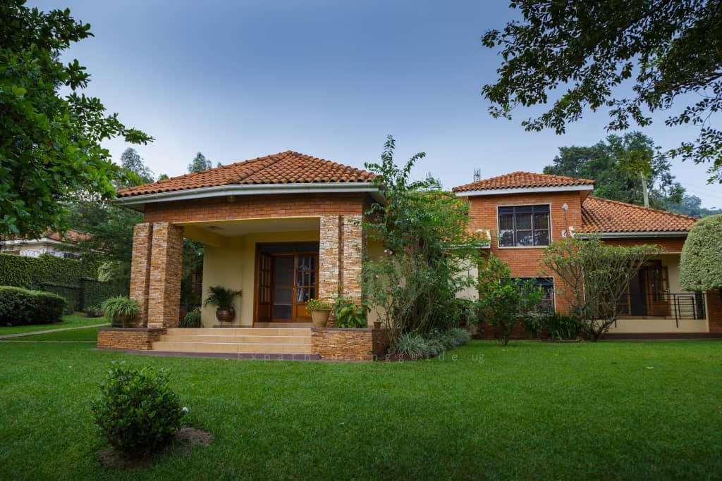 Luxury 4-Bedroom Bungalow for Rent in Mbuya Kampala – Private Garden Living — photo 1