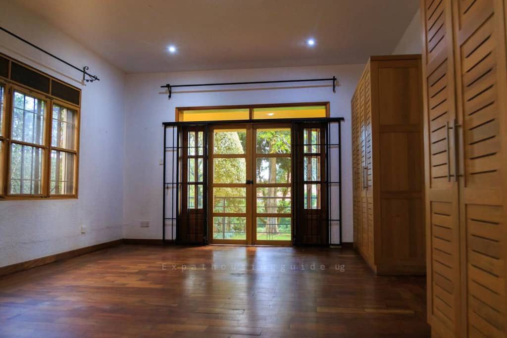 Luxury 4-Bedroom Bungalow for Rent in Mbuya Kampala – Private Garden Living 5
