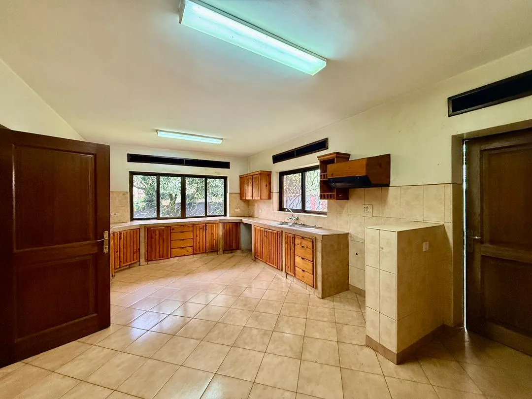4-Bedroom House for Rent in Kololo Kampala – Private Lawn & Gated Compound 4