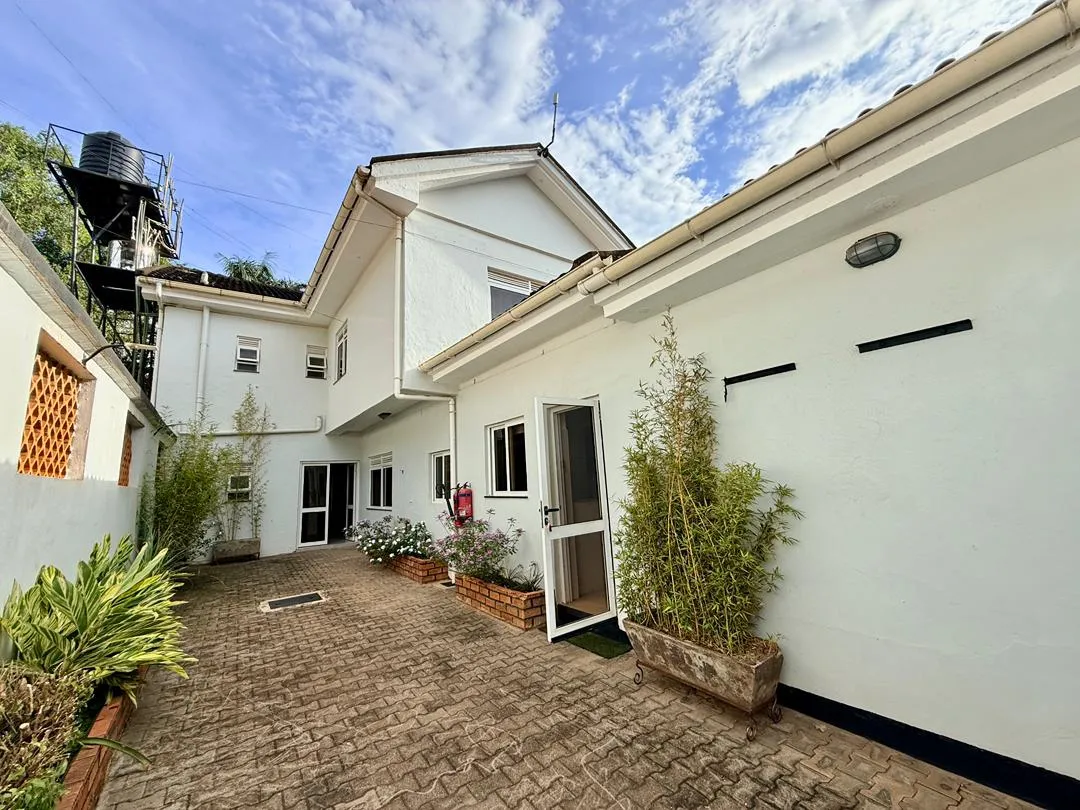 Luxury 4-Bedroom Townhouse in Bugolobi | Furnished with Private Lawn & Amenities 2