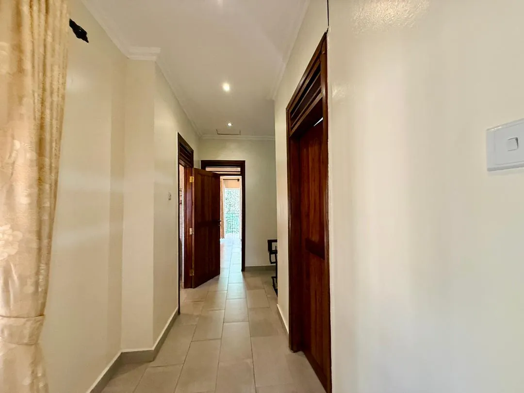 Luxury 4-Bedroom Townhouse in Bugolobi | Furnished with Private Lawn & Amenities 4
