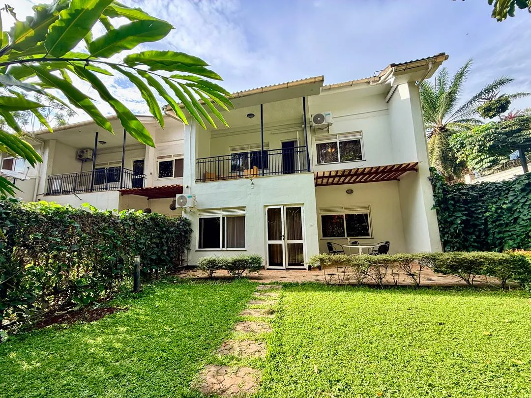 Luxury 4-Bedroom Townhouse in Bugolobi | Furnished with Private Lawn & Amenities — photo 1