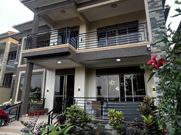 5-Bedroom Apartment for Sale in Kiwatule Kampala – Modern Living with Security