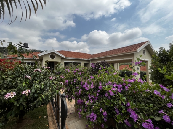 3-Bedroom House for Rent in Naguru Kampala – Private Garden & Secure Living