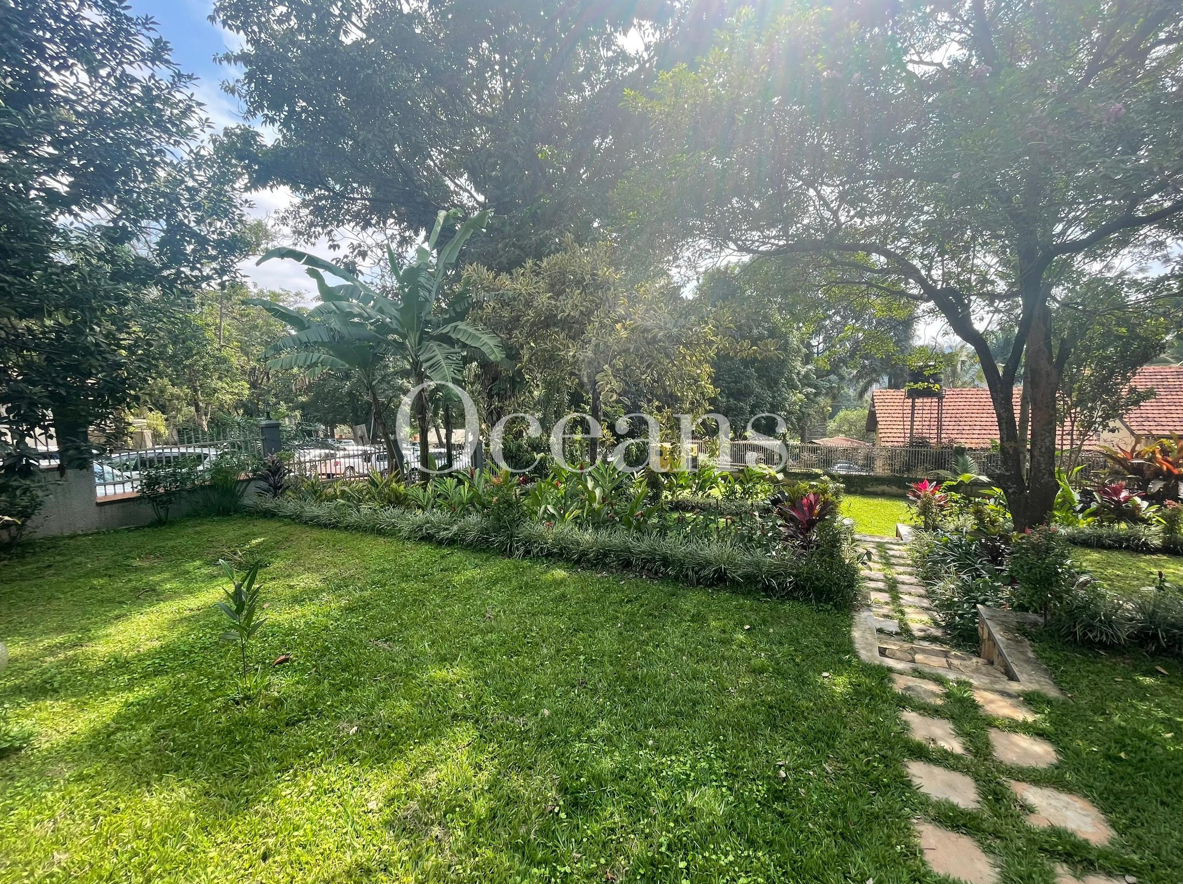 Luxury Semi-Furnished 4-Bedroom Home in Nakasero | Secure & Spacious Living 2