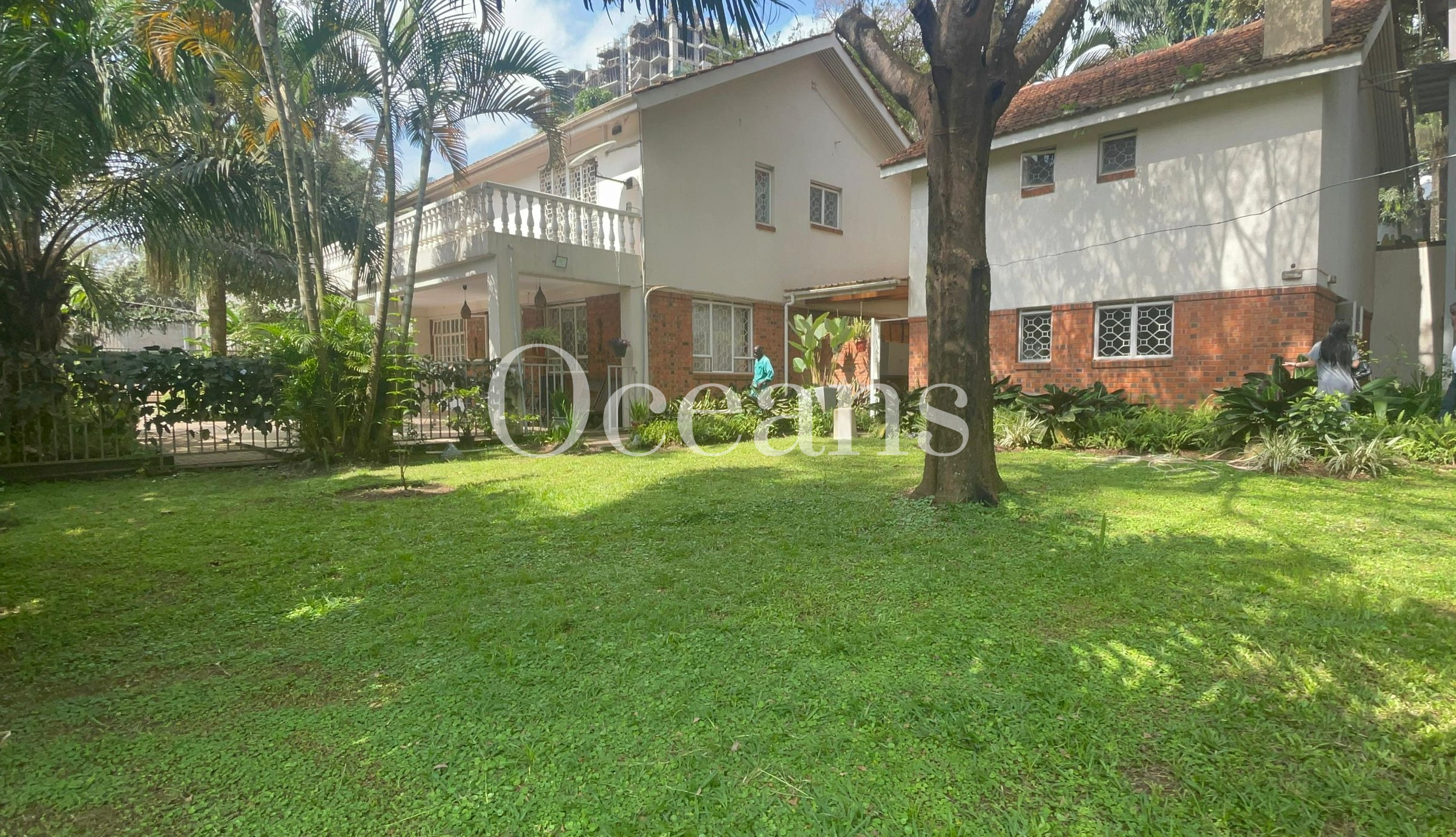 Luxury Semi-Furnished 4-Bedroom Home in Nakasero | Secure & Spacious Living 3